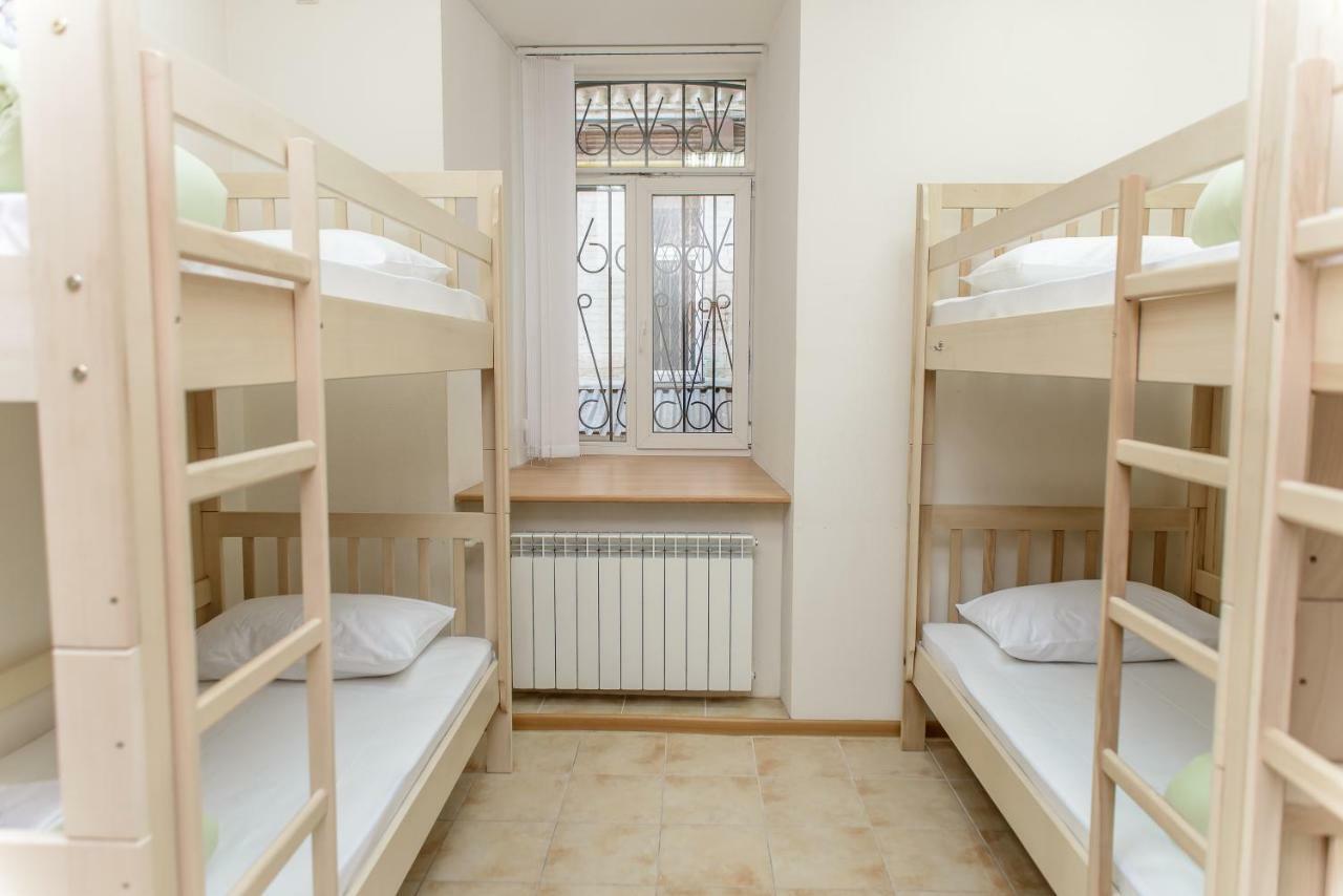 Globus Lipki Hostel Kiev Dış mekan fotoğraf