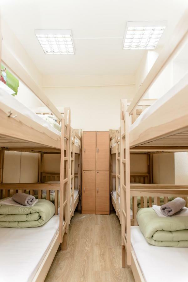 Globus Lipki Hostel Kiev Dış mekan fotoğraf