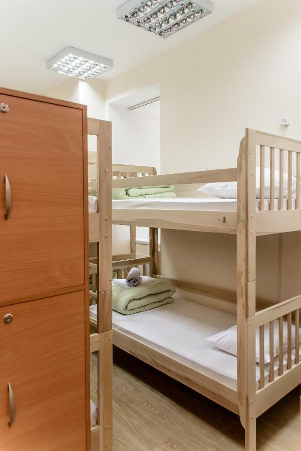 Globus Lipki Hostel Kiev Dış mekan fotoğraf