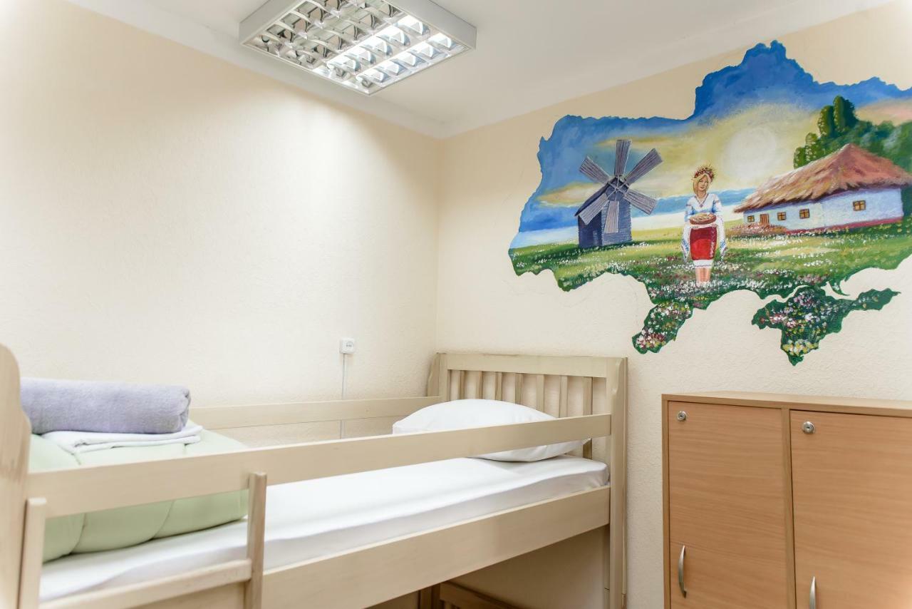 Globus Lipki Hostel Kiev Dış mekan fotoğraf