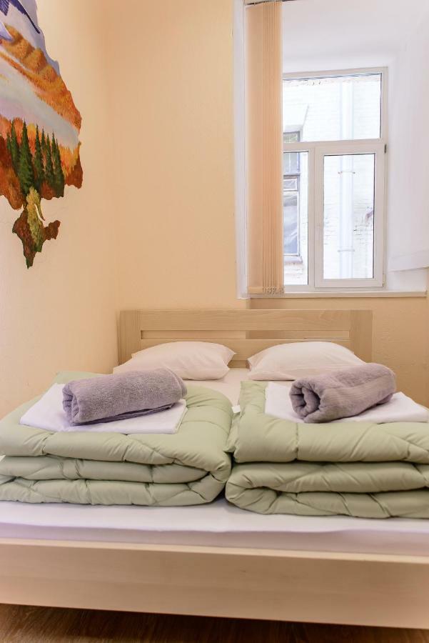 Globus Lipki Hostel Kiev Dış mekan fotoğraf