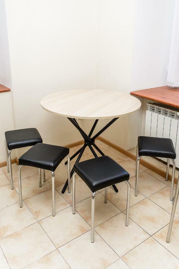 Globus Lipki Hostel Kiev Dış mekan fotoğraf