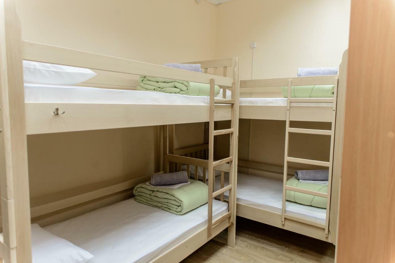 Globus Lipki Hostel Kiev Dış mekan fotoğraf
