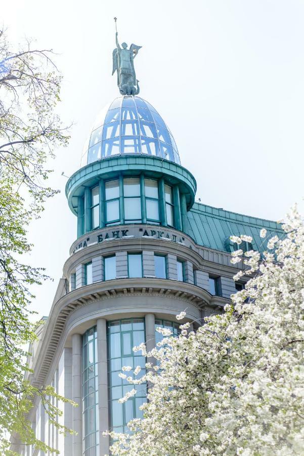 Globus Lipki Hostel Kiev Dış mekan fotoğraf