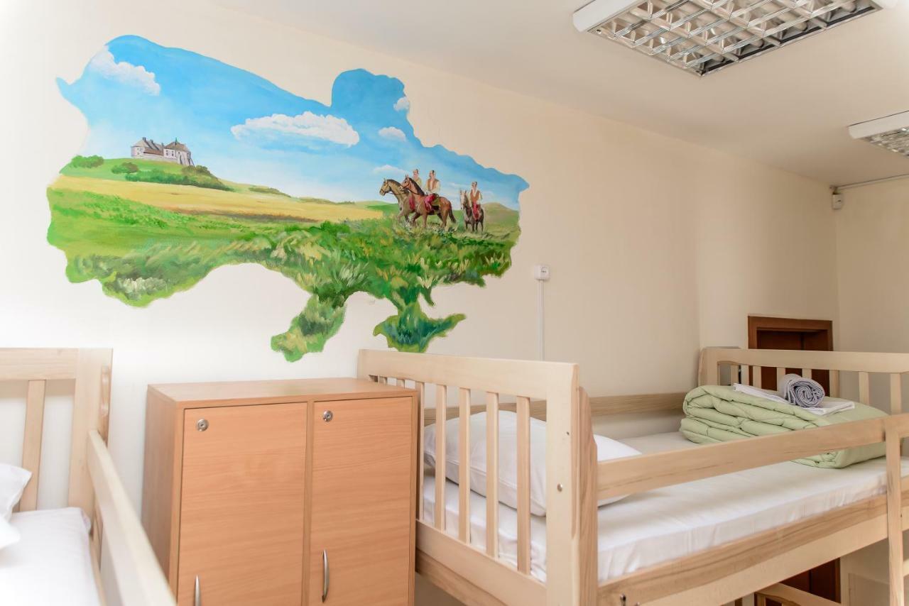 Globus Lipki Hostel Kiev Dış mekan fotoğraf