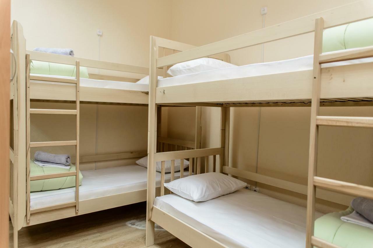 Globus Lipki Hostel Kiev Dış mekan fotoğraf