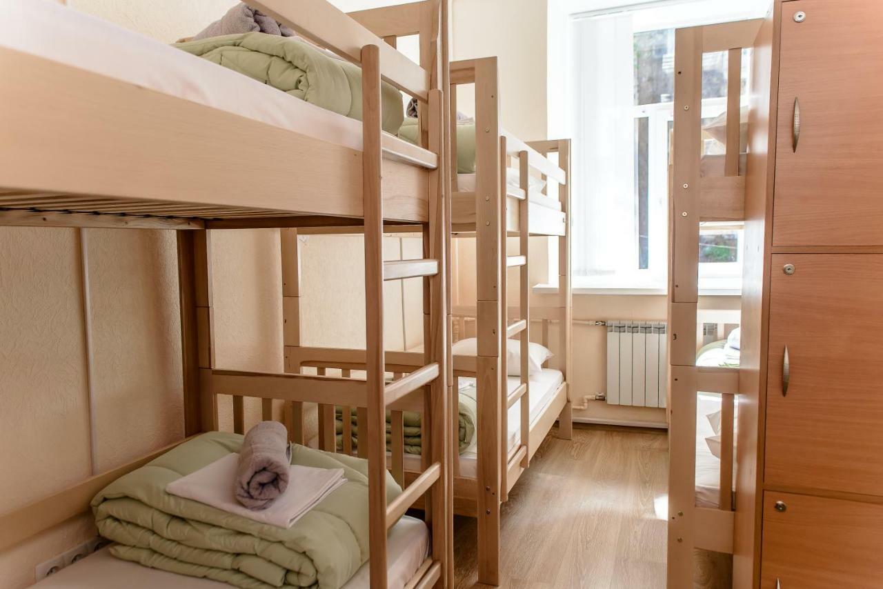 Globus Lipki Hostel Kiev Dış mekan fotoğraf