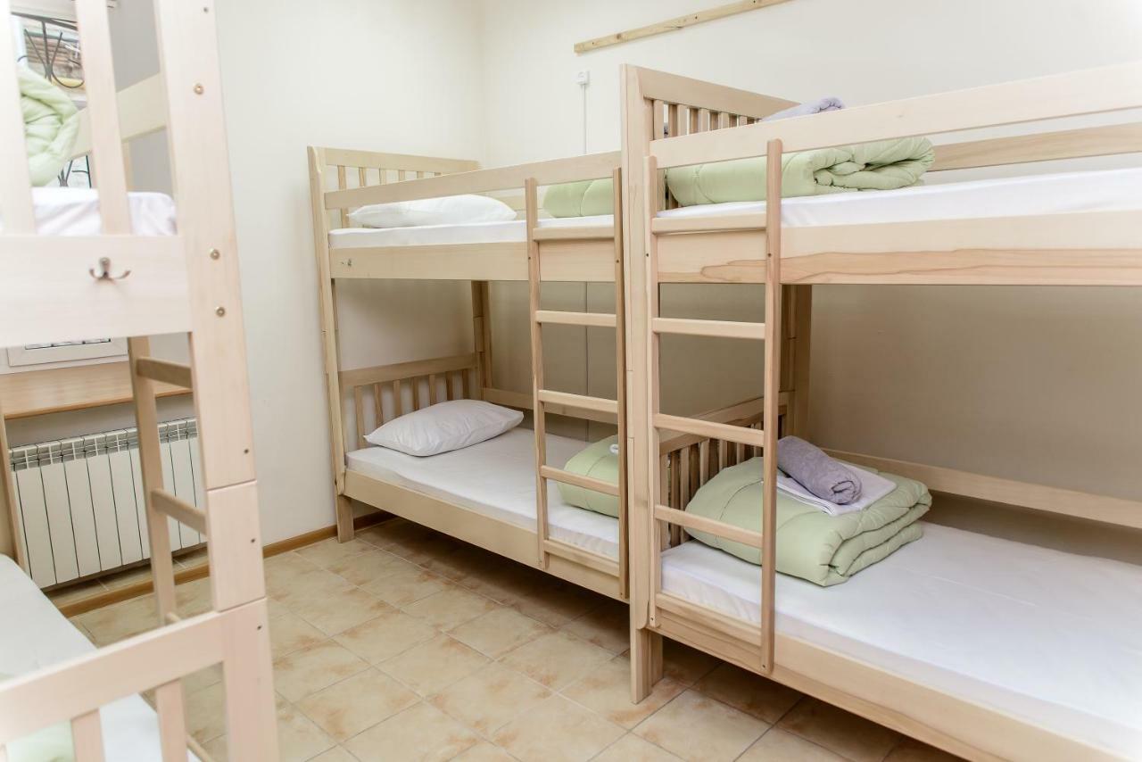 Globus Lipki Hostel Kiev Dış mekan fotoğraf