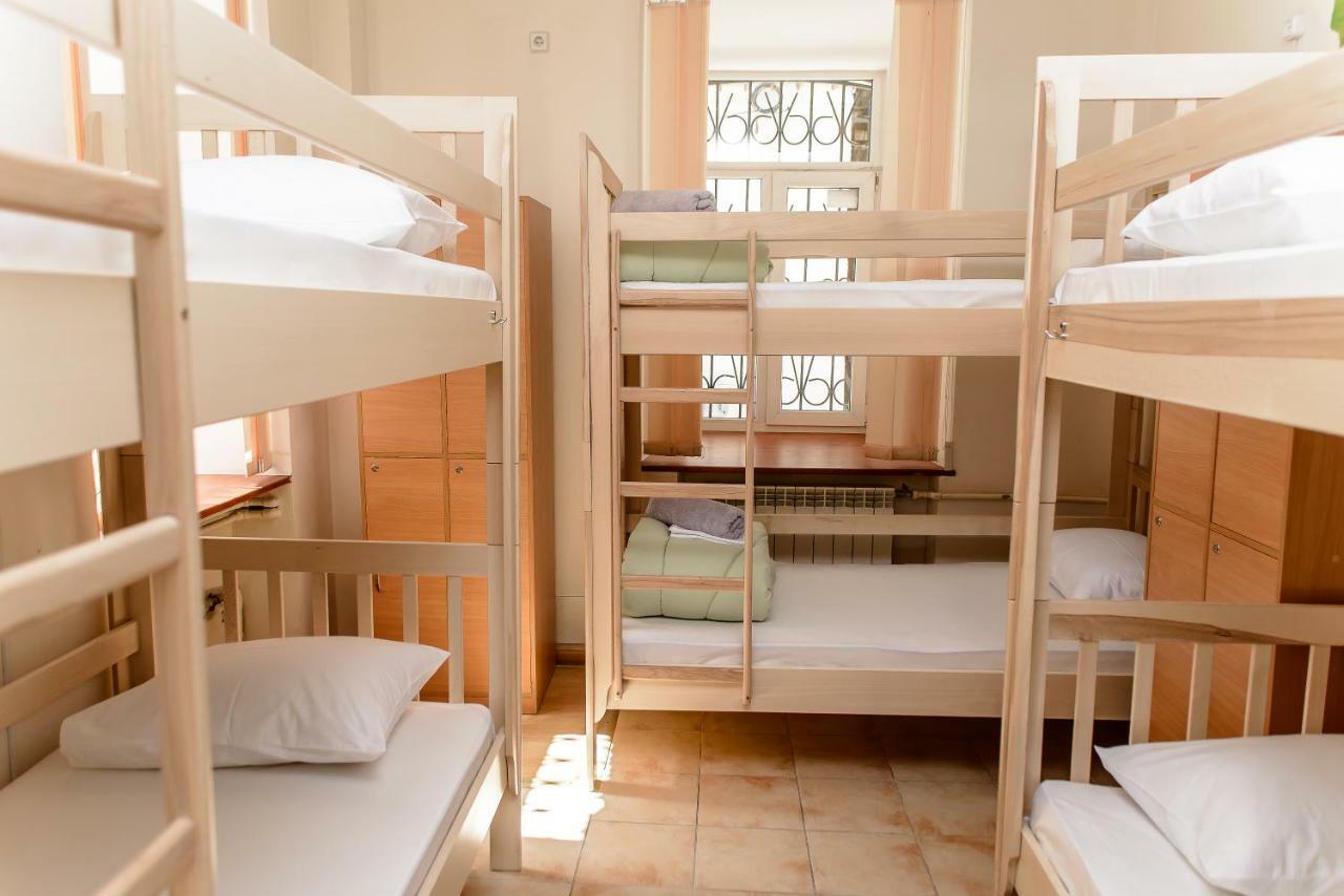 Globus Lipki Hostel Kiev Dış mekan fotoğraf