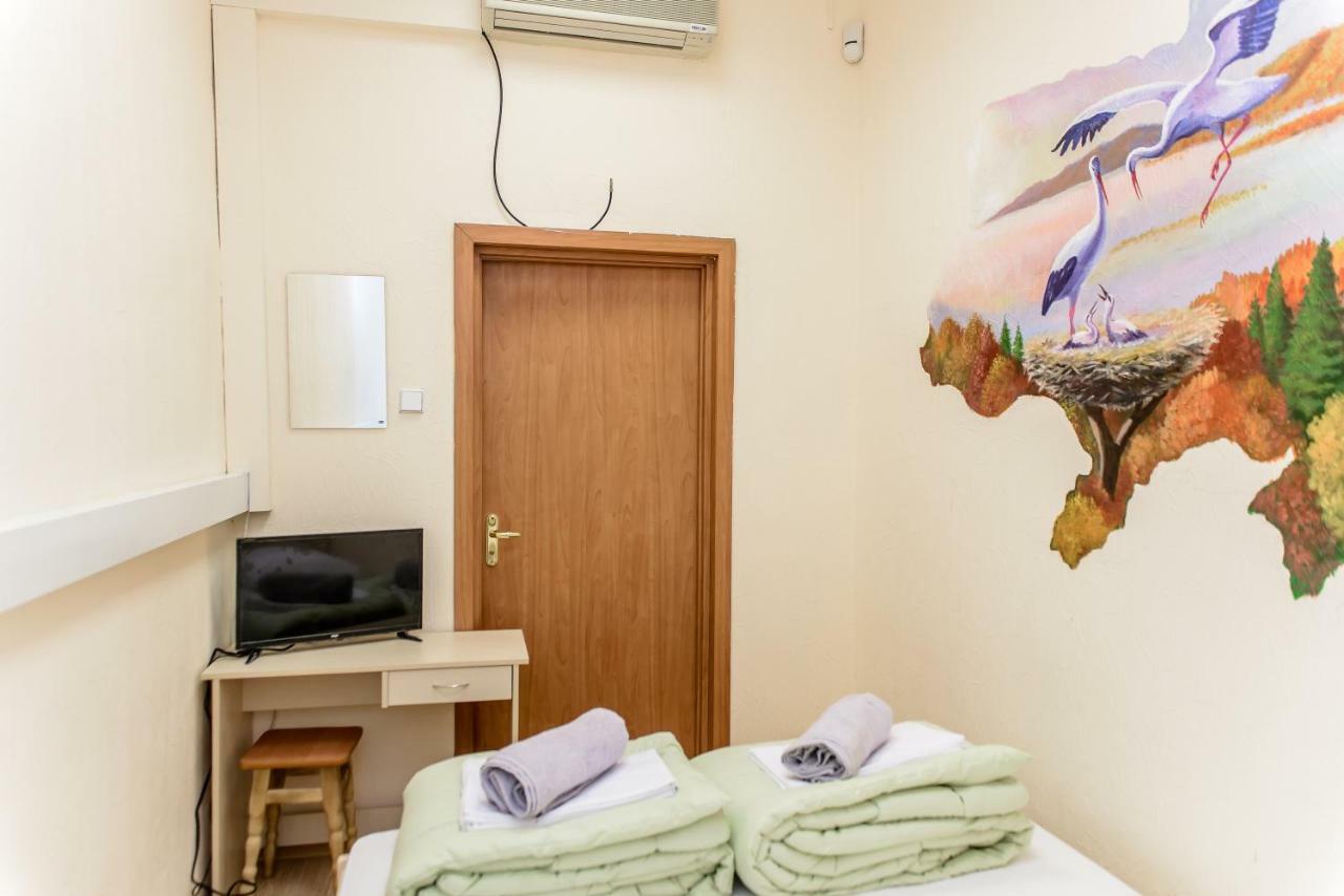 Globus Lipki Hostel Kiev Dış mekan fotoğraf