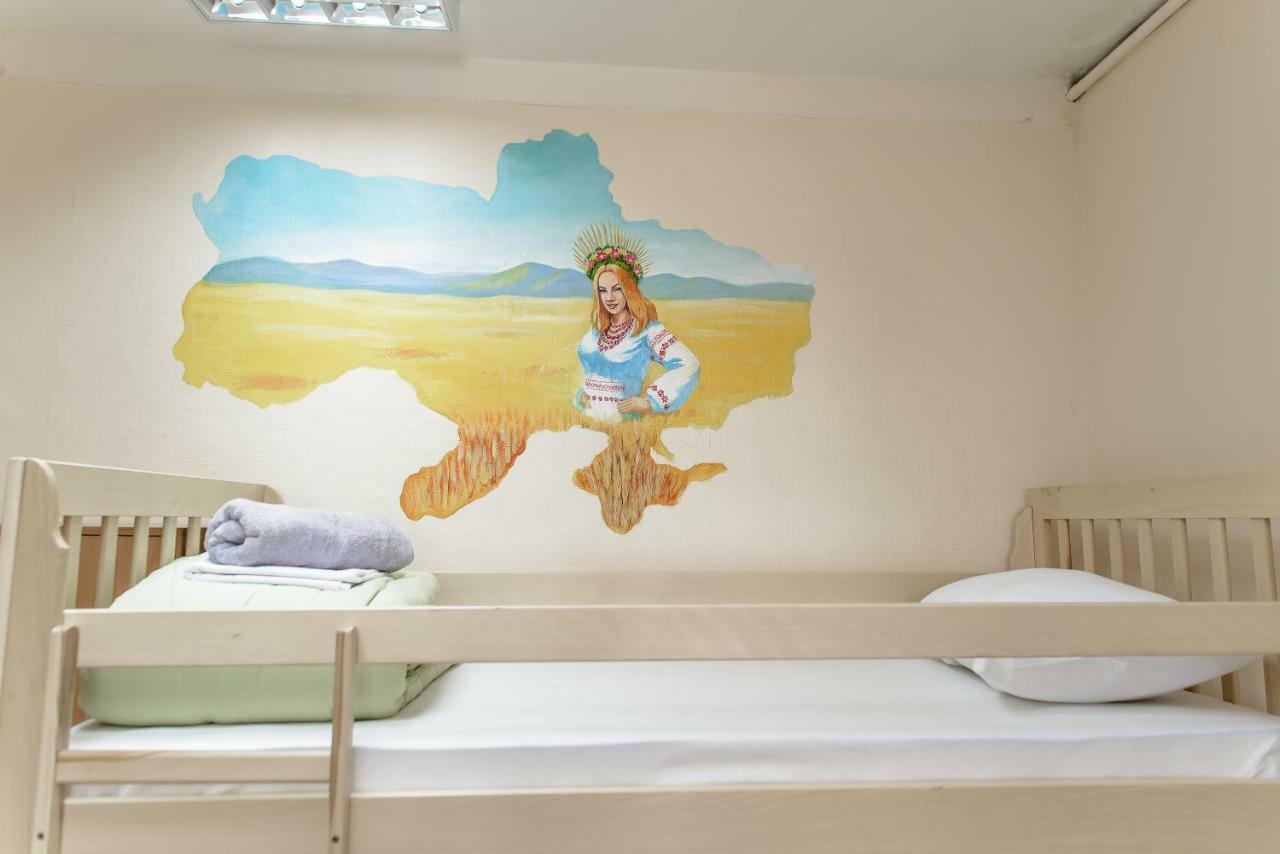 Globus Lipki Hostel Kiev Dış mekan fotoğraf