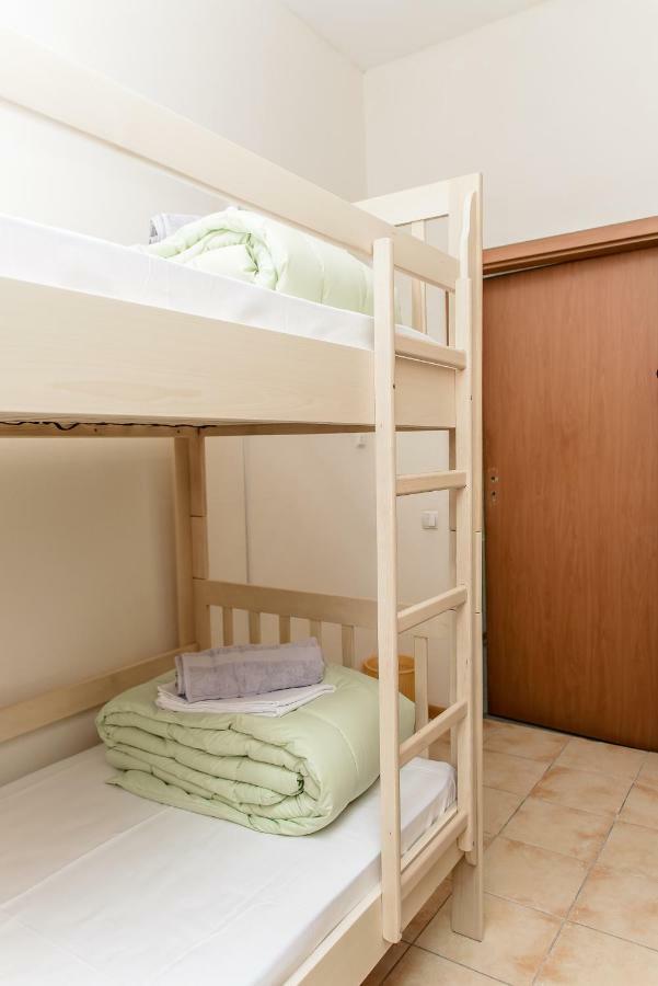 Globus Lipki Hostel Kiev Dış mekan fotoğraf