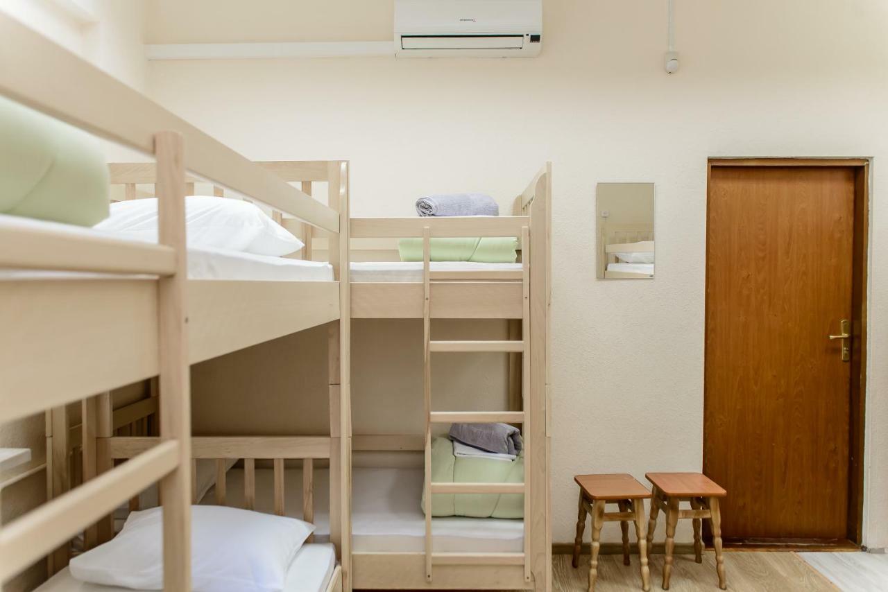 Globus Lipki Hostel Kiev Dış mekan fotoğraf