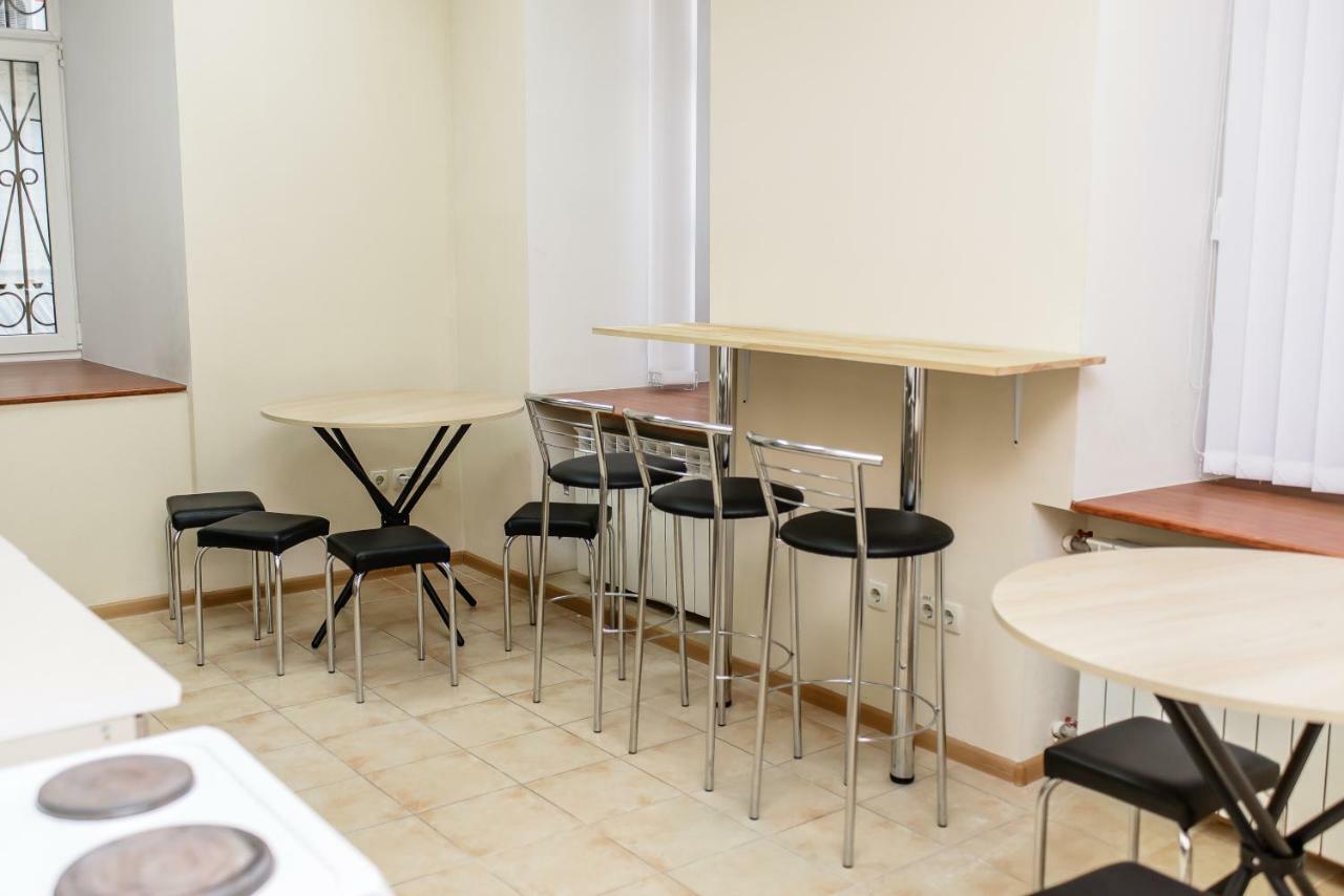 Globus Lipki Hostel Kiev Dış mekan fotoğraf